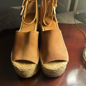 Marc Fisher LTD Tan Espadrille Wedges, Size 6